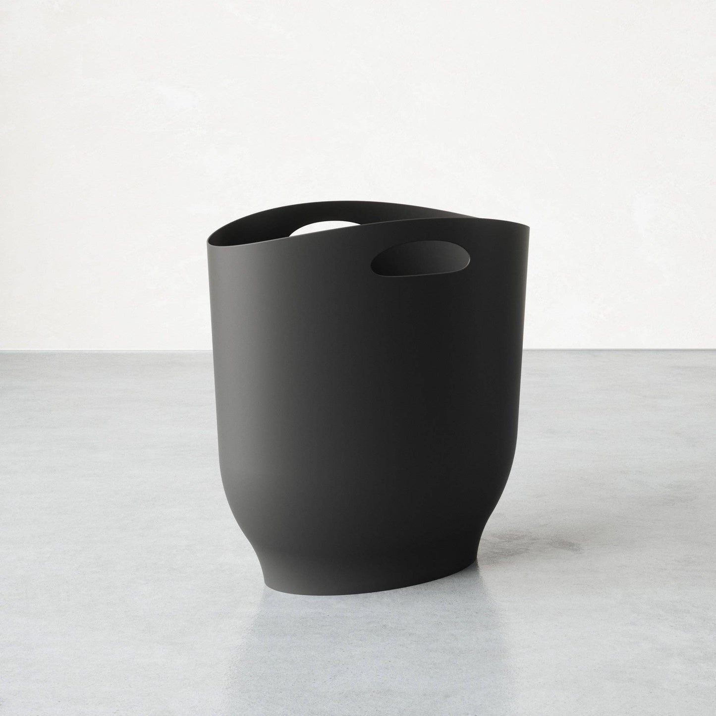 Harlo Trash Can: Black