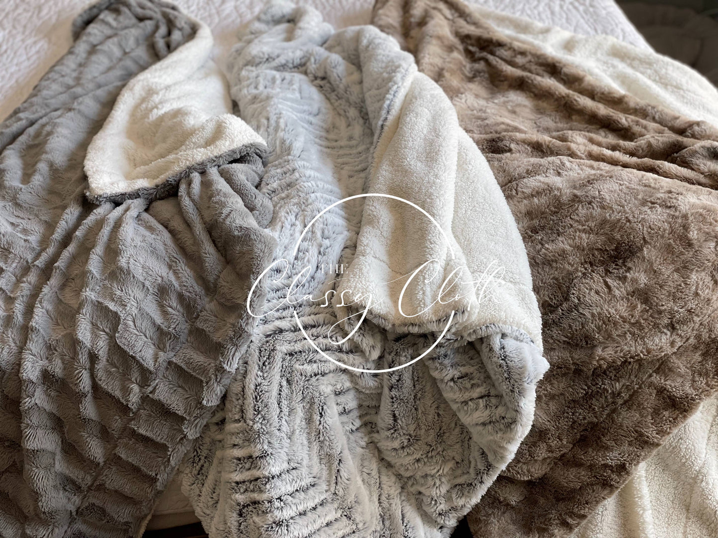 Super Soft Faux Fur Blanket - Snow Lynx RTS