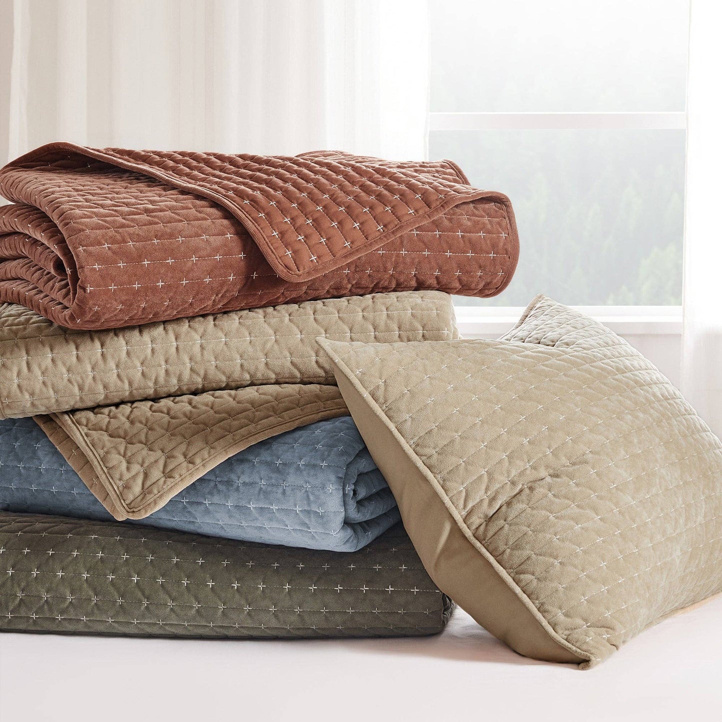 Velvet Stitch Quilt Set: Chambray / Full/Queen