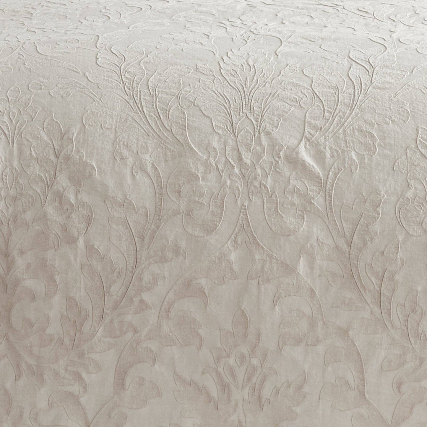 Alessio Comforter Set: Beige / Full/Queen