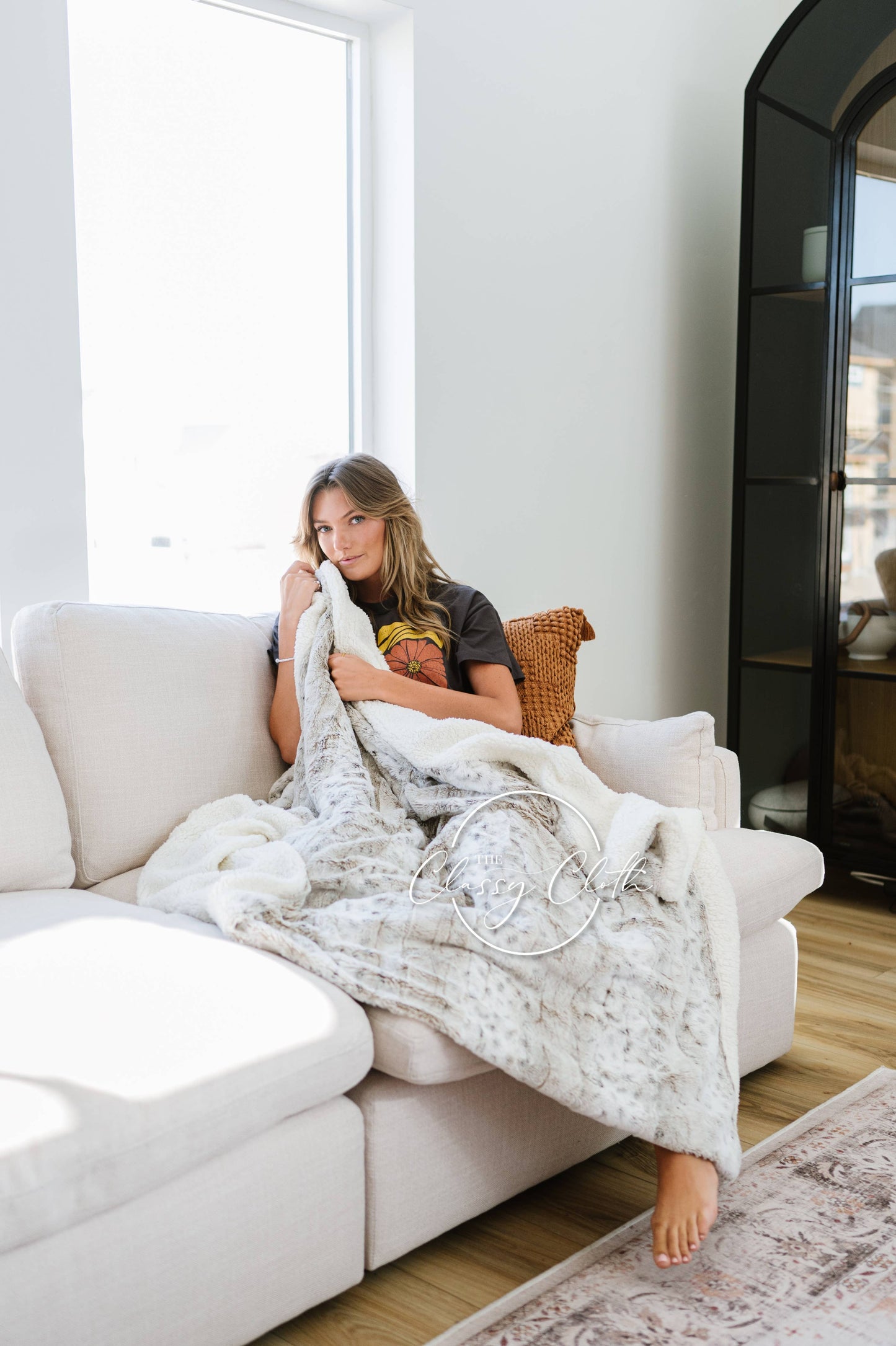 Super Soft Faux Fur Blanket - Snow Lynx RTS