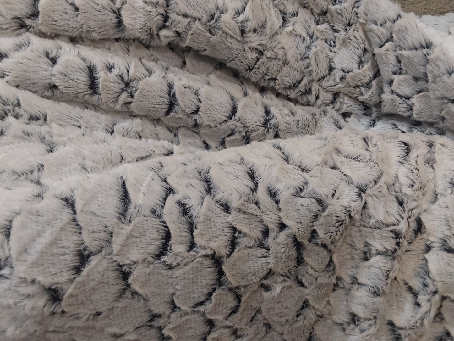 Cozy Minky Speckled Blanket: white&black