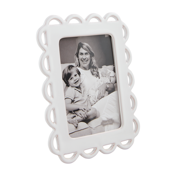 SMALL CERAMIC SCALLOP FRAME