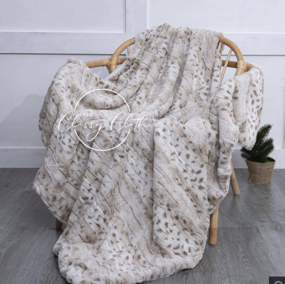 Super Soft Faux Fur Blanket - Snow Lynx RTS