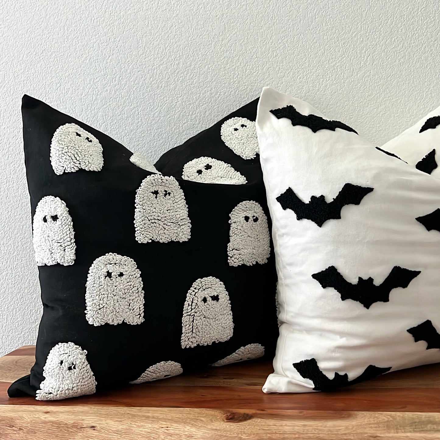 Halloween throw pillow cover: Bats