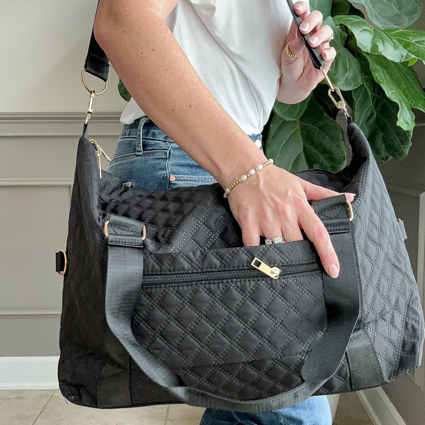 Quilted Overnight Duffle with trolly sleeve : Off White