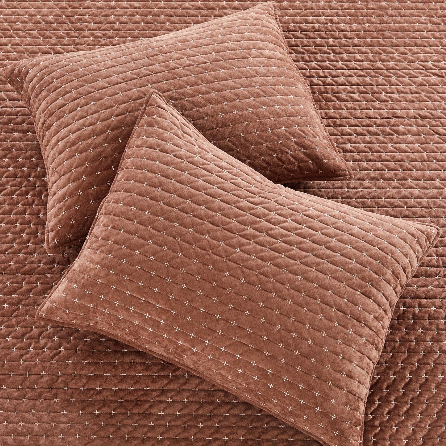 Velvet Stitch Quilt Set: Chambray / Full/Queen