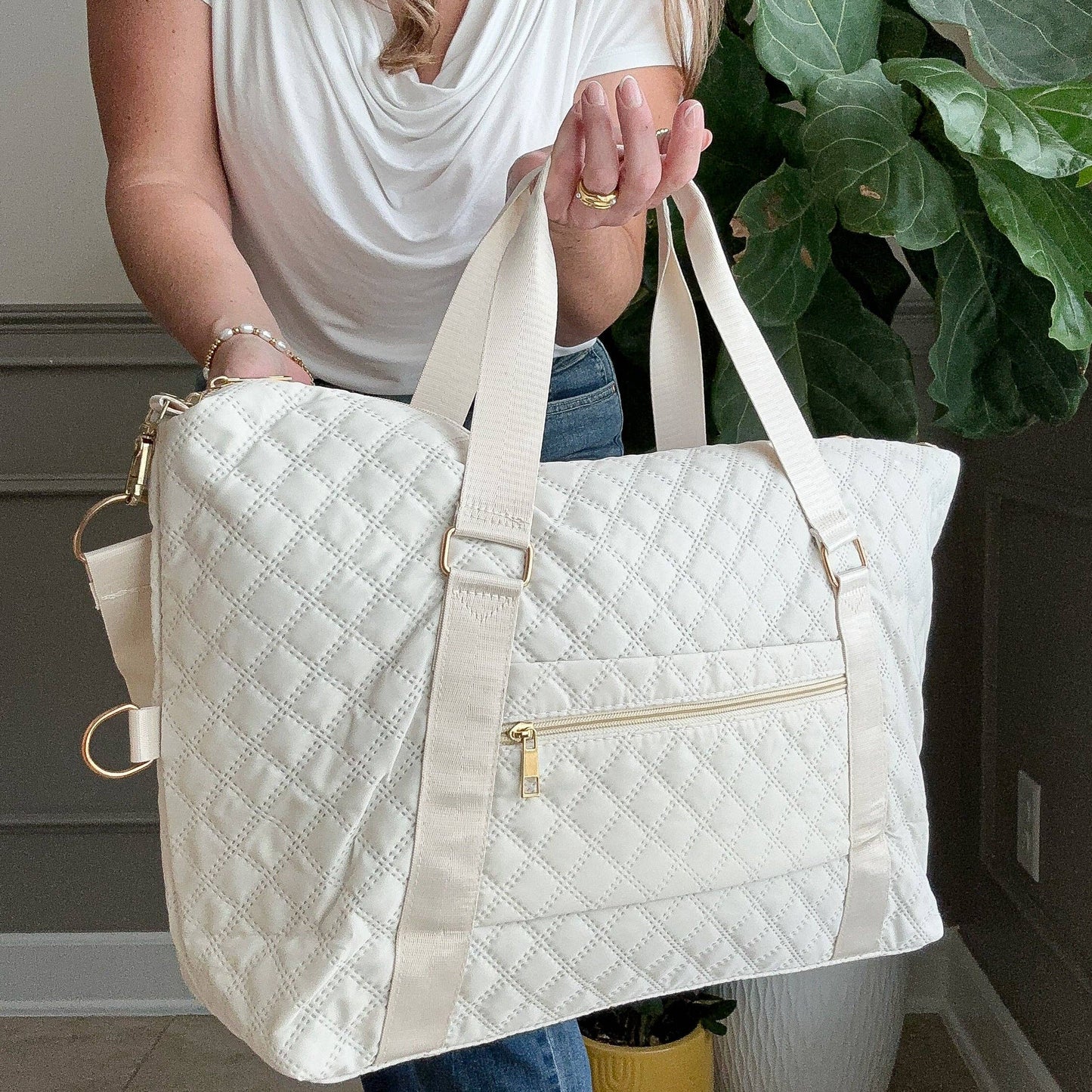Quilted Overnight Duffle with trolly sleeve : Off White