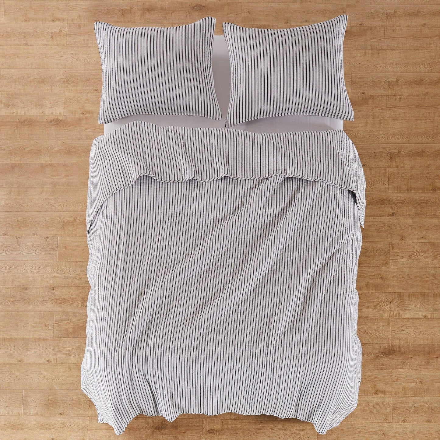 Tobago Stripe Quilt Set: Taupe / Full/Queen