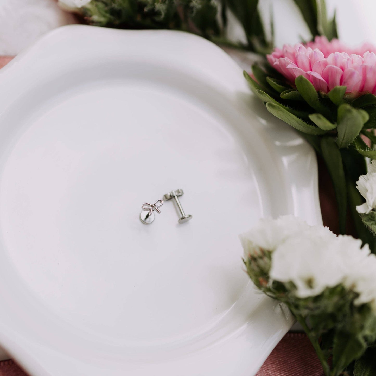 Bow Flat Back Studs