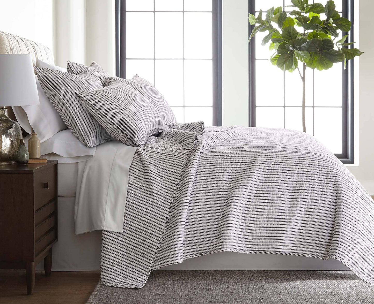 Tobago Stripe Quilt Set: Taupe / Full/Queen