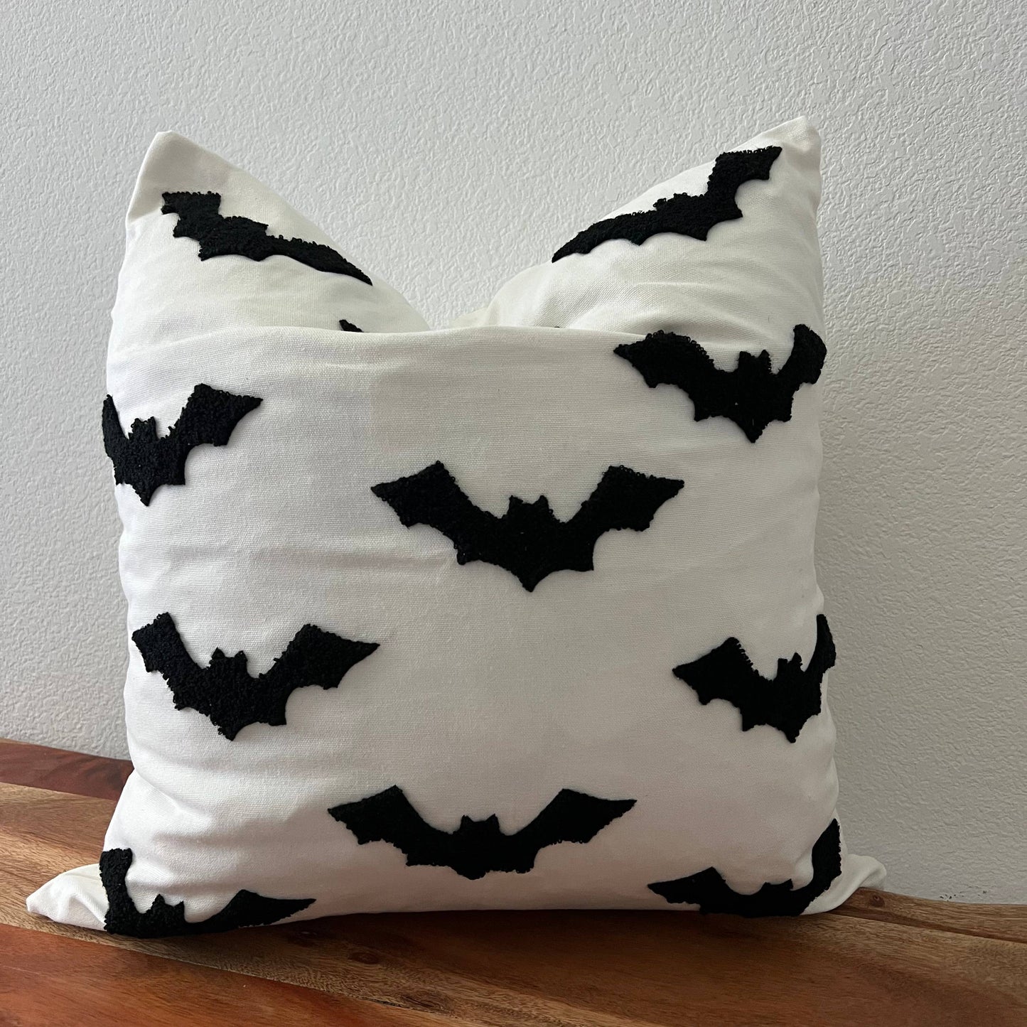 Halloween throw pillow cover: Bats