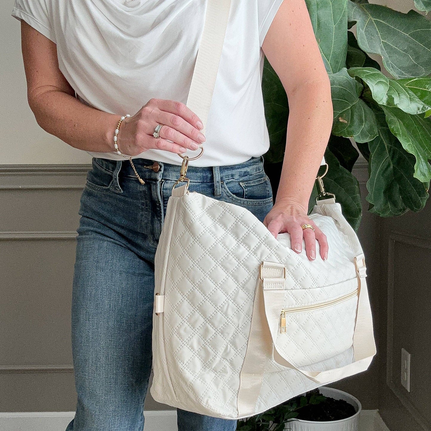 Quilted Overnight Duffle with trolly sleeve : Off White