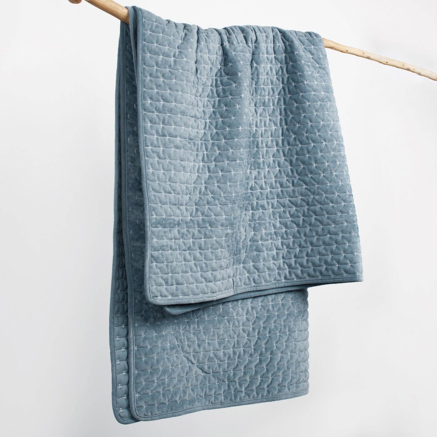 Velvet Stitch Quilted Throw Blanket: Green