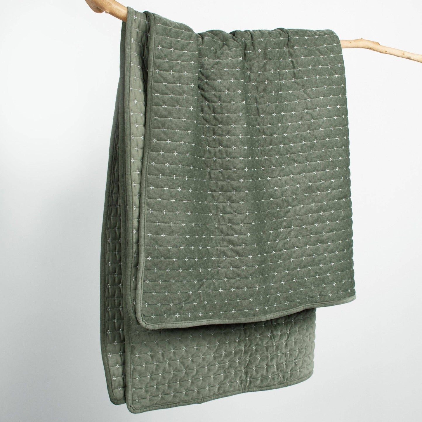 Velvet Stitch Quilted Throw Blanket: Green