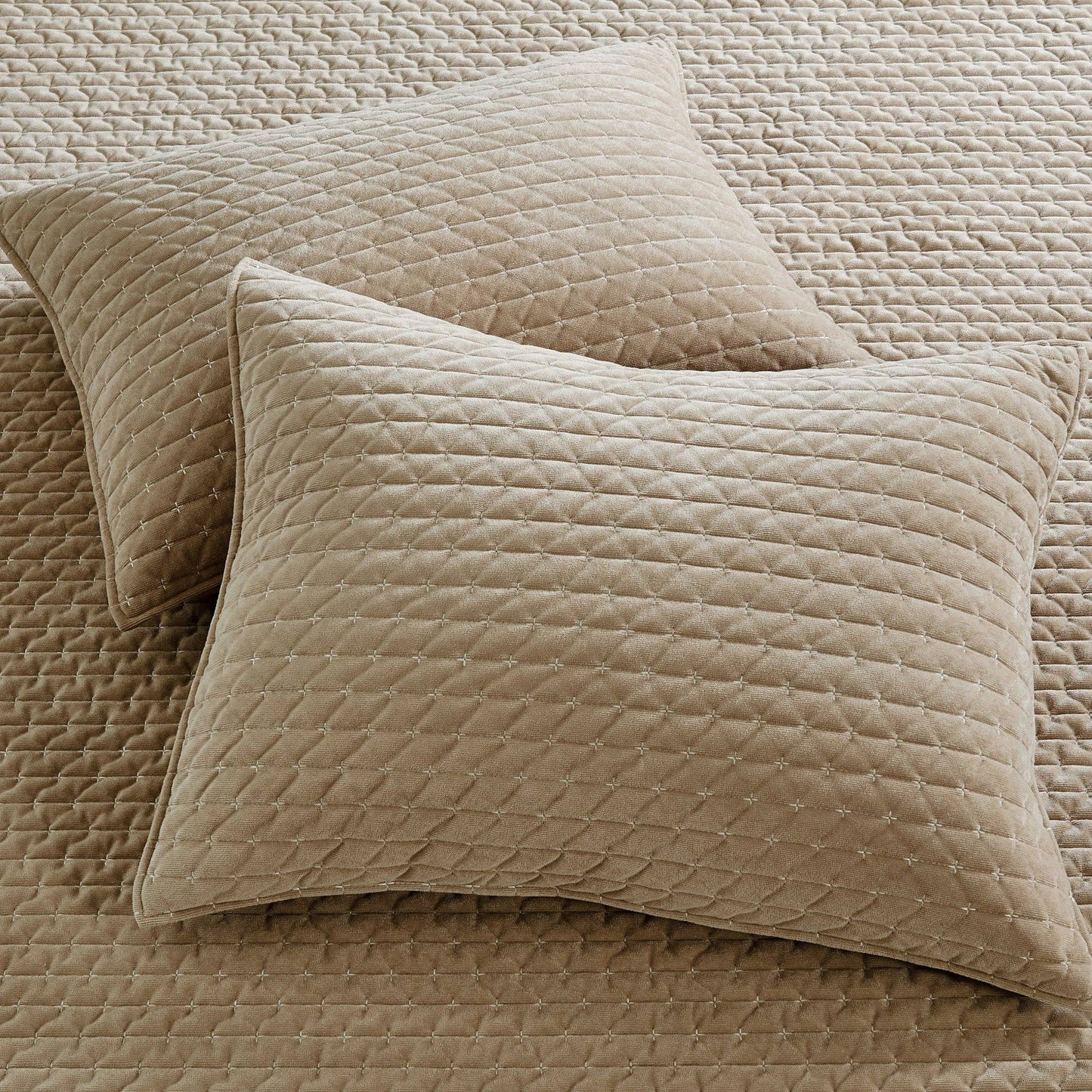 Velvet Stitch Quilt Set: Chambray / Full/Queen