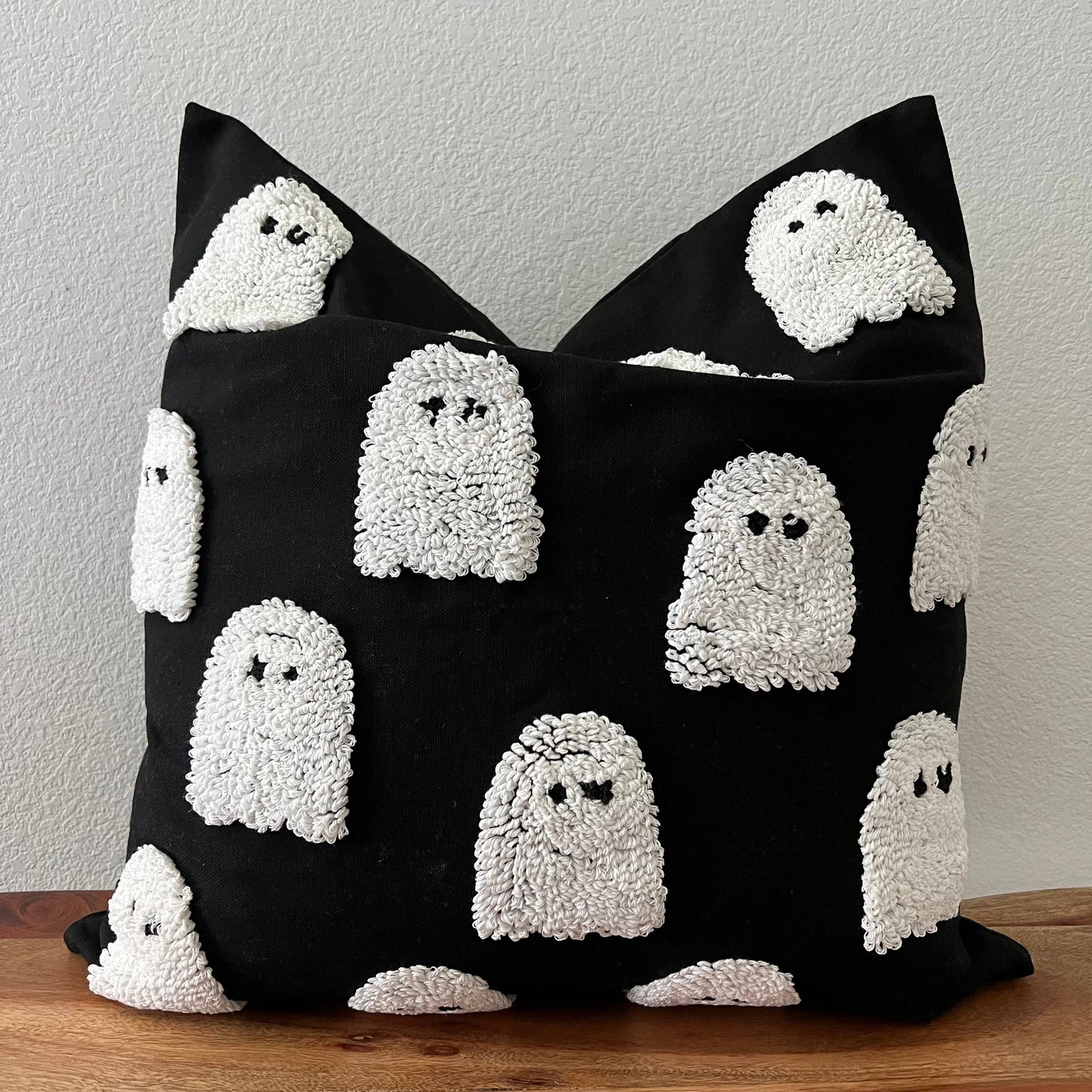 Halloween throw pillow cover: Bats