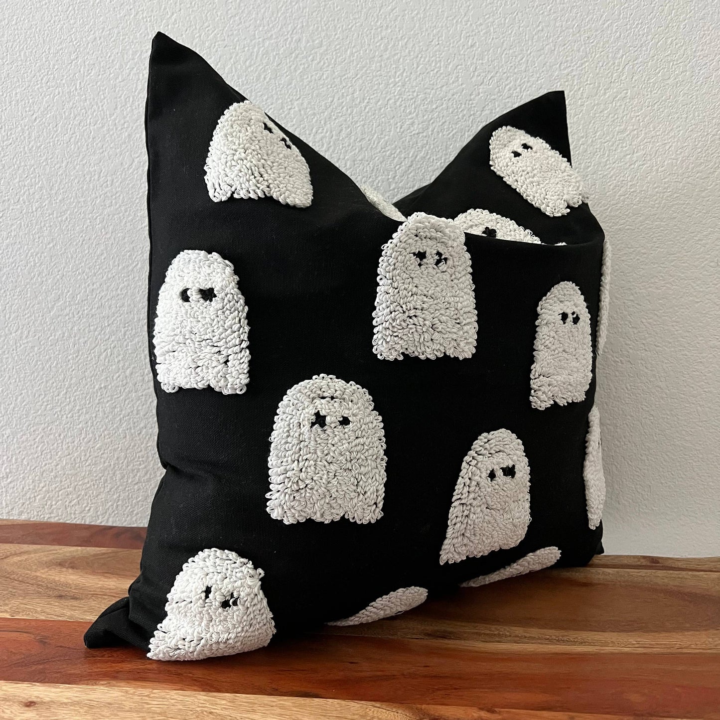 Halloween throw pillow cover: Bats