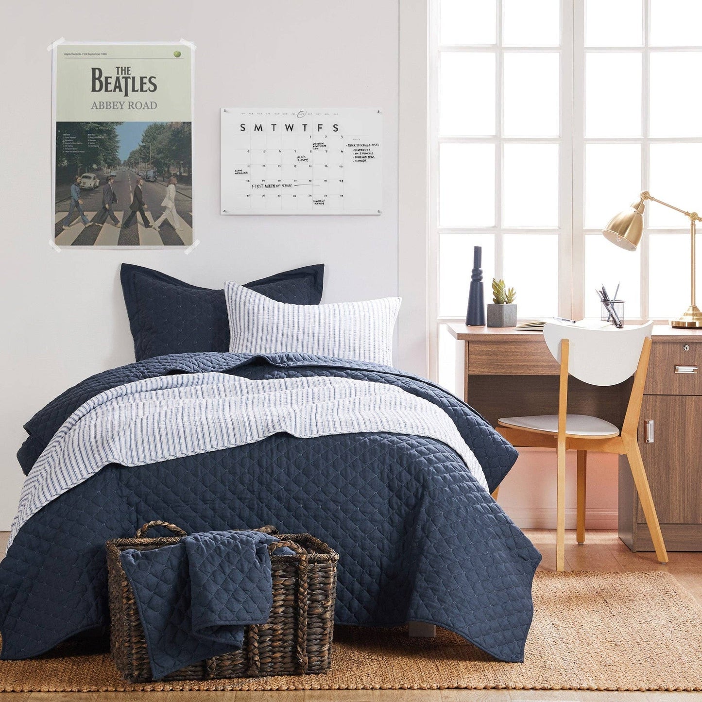 Tobago Stripe Quilt Set: Taupe / Full/Queen