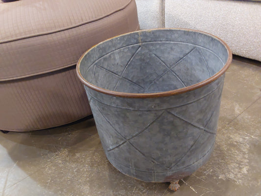Lrg Metal Footed Planter