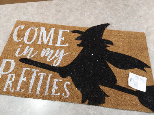 Come In My Pretties Door Mat