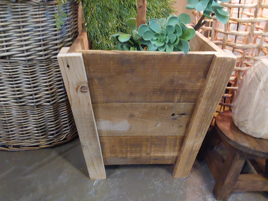 Med Wood Planter