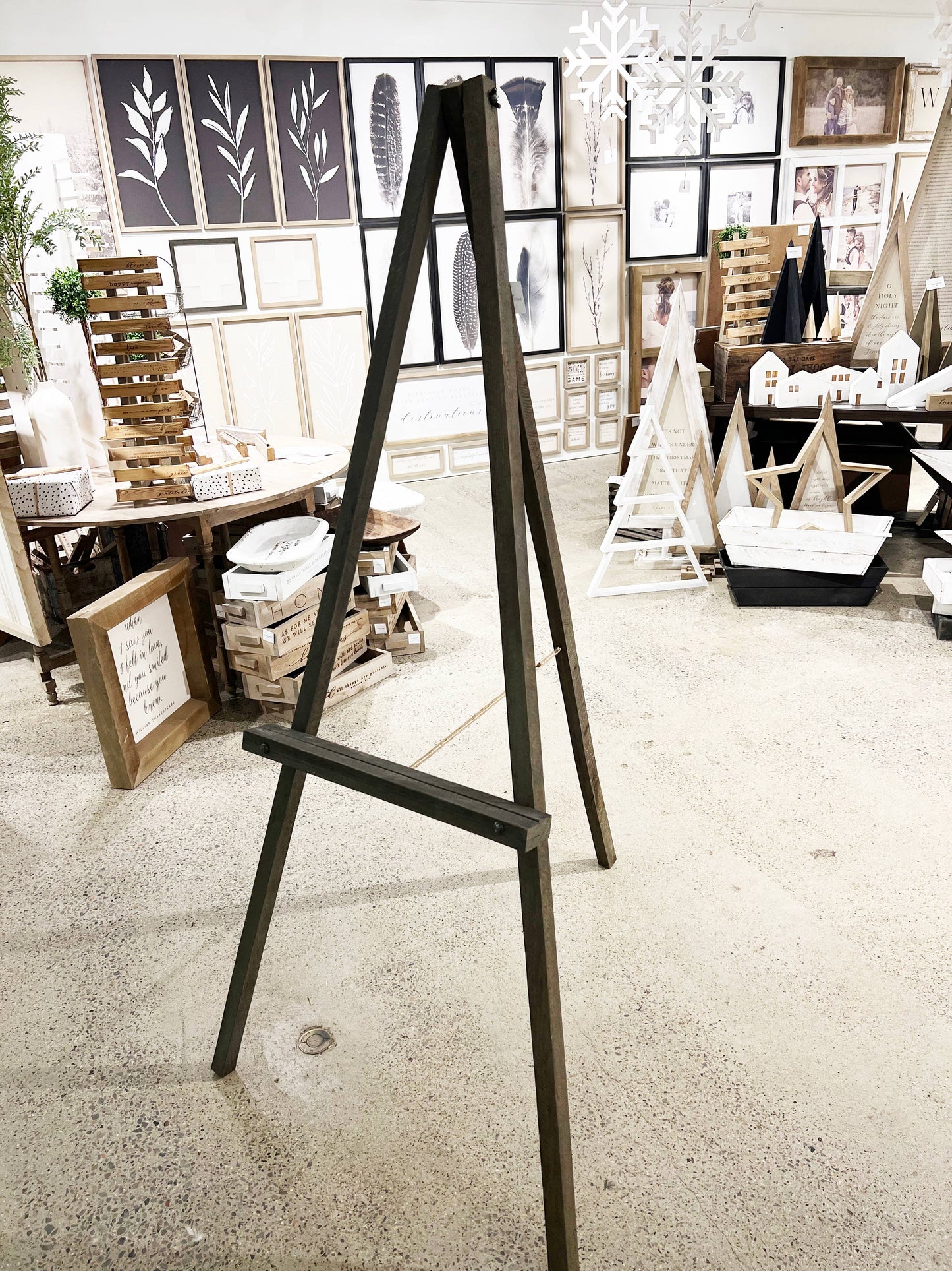 Wood Display Easel with Twine